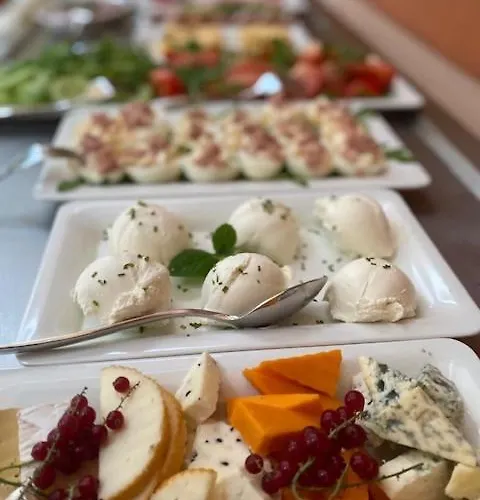 Natura Bed & Breakfast 4*